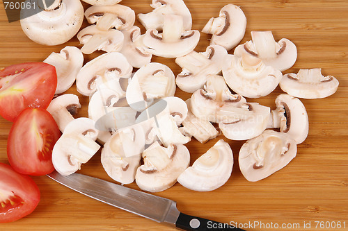 Image of mushrooms on chopping board