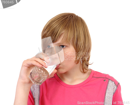 Image of teenager to drink water
