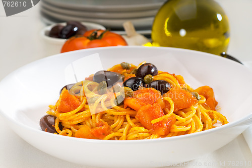 Image of spaghetti pasta puttanesca