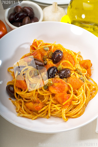 Image of spaghetti pasta puttanesca