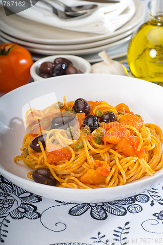 Image of spaghetti pasta puttanesca