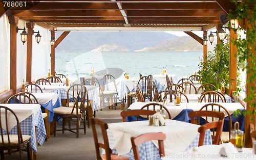 Image of outdoor restaurant