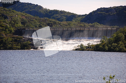 Image of Dam overflow