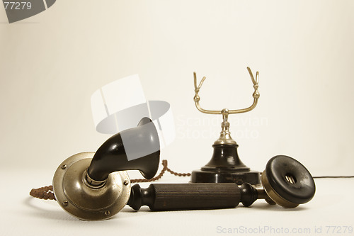 Image of old telephone