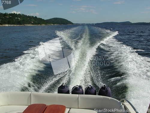 Image of Boat speeding