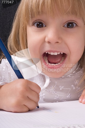 Image of Girl drawing