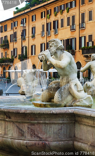 Image of Fountain with satin blow in the horn