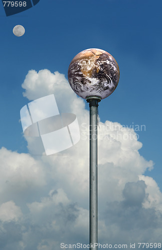 Image of Planet on lamppost