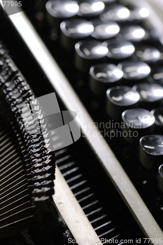 Image of old typewriter