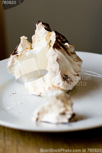 Image of meringue cookie