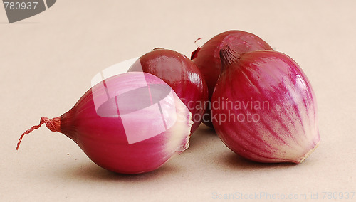 Image of Small onions.