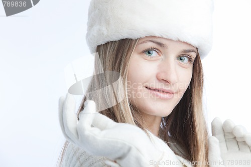 Image of blonde in the winter hat