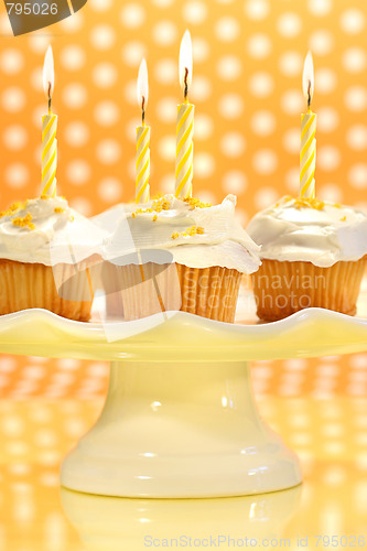 Image of Cupcakes with orange zest sprinkled on top