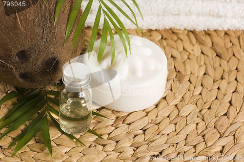 Image of Coconut oil for alternative therapy