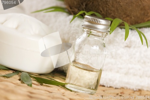 Image of Coconut oil for alternative therapy