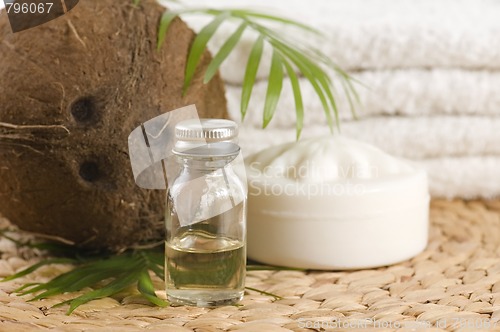 Image of Coconut oil for alternative therapy