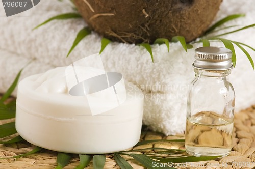 Image of Coconut oil for alternative therapy