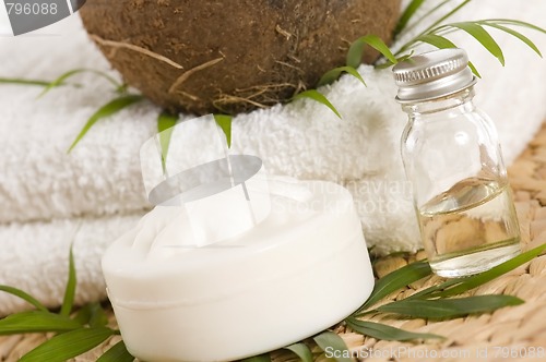 Image of Coconut oil for alternative therapy