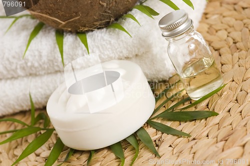 Image of Coconut oil for alternative therapy