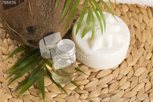 Image of Coconut oil for alternative therapy