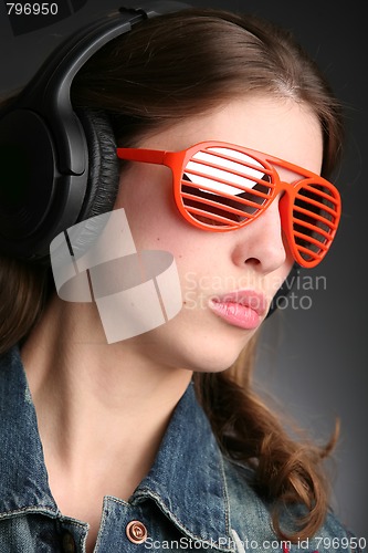 Image of girl in earphone