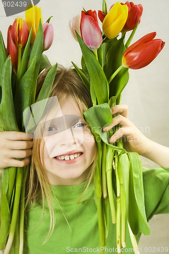Image of Girl and tulps