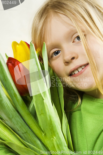 Image of Girl and tulps