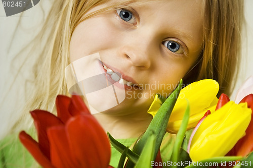 Image of Girl and tulps