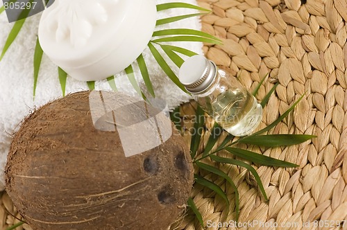 Image of Coconut oil for alternative therapy