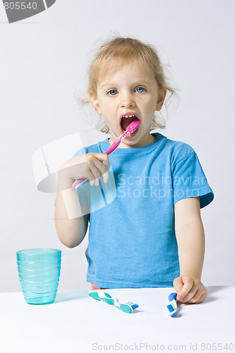 Image of Children brushing teeth