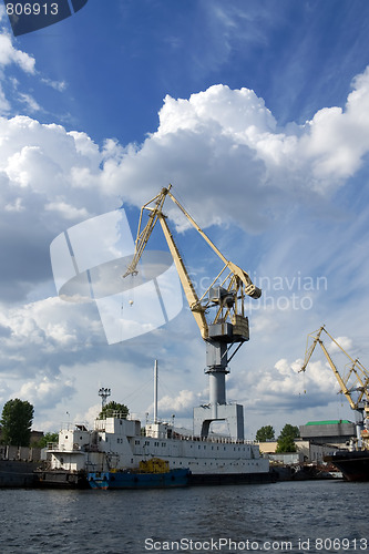 Image of Crane in a port