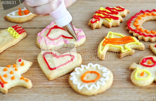 Image of Decorating cookies