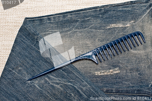 Image of Comb on the jeans 