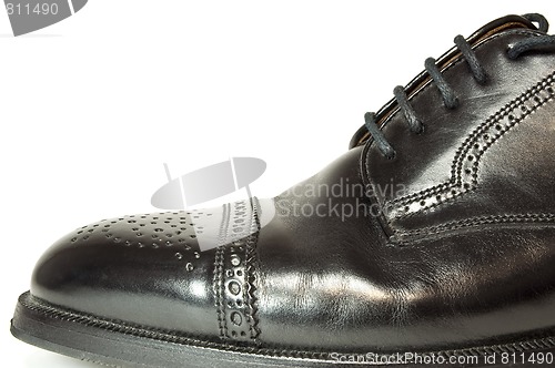 Image of Black mens leather shoe.