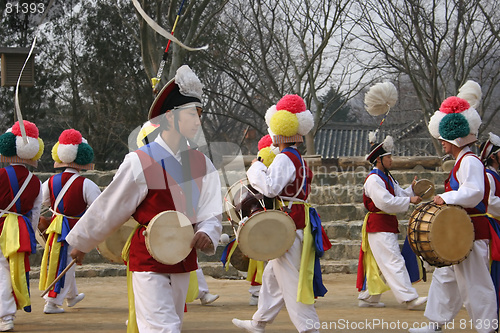 Image of Korean dancers