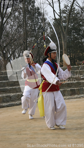 Image of Korean dancers