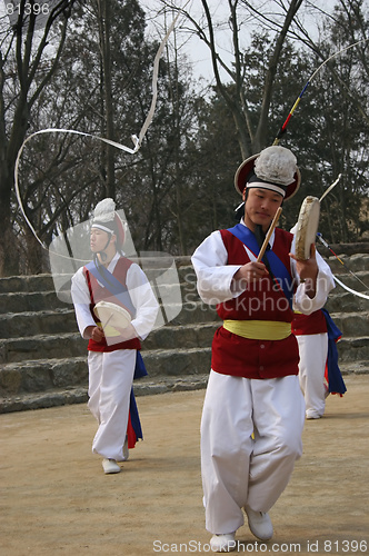 Image of Korean dancers