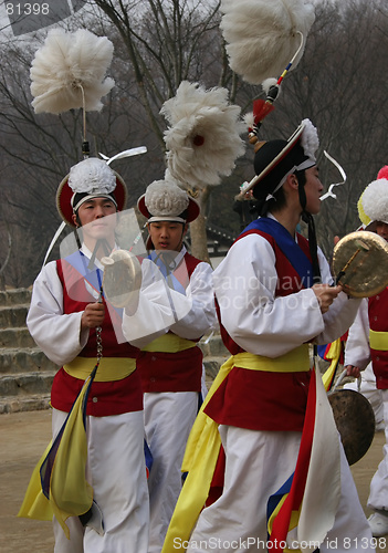 Image of South Korean dancers