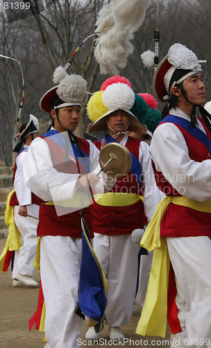 Image of Korean dancers