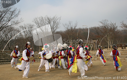 Image of Korean dancers