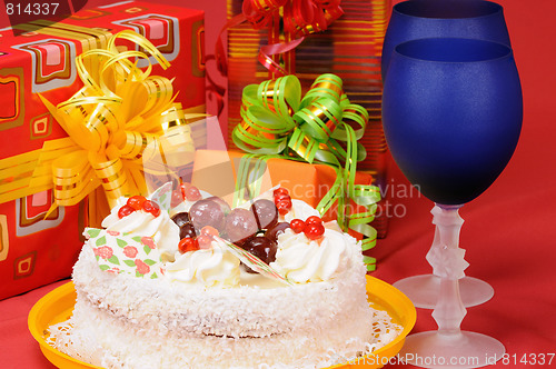 Image of cake with cream