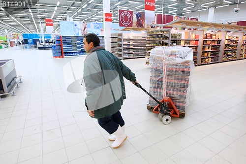 Image of Worker in supermarket