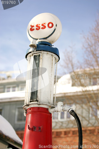 Image of Old gas pump