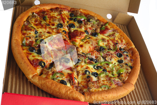 Image of Whole pizza in a box