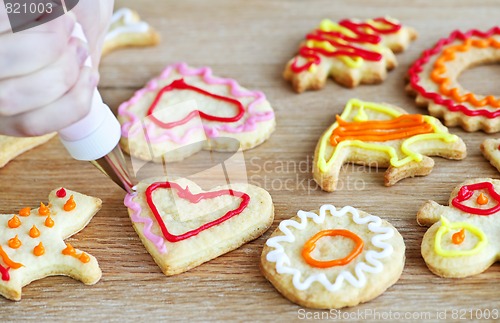 Image of Decorating cookies