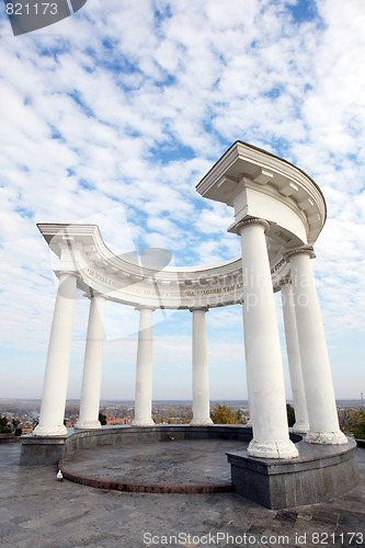 Image of White Arbor