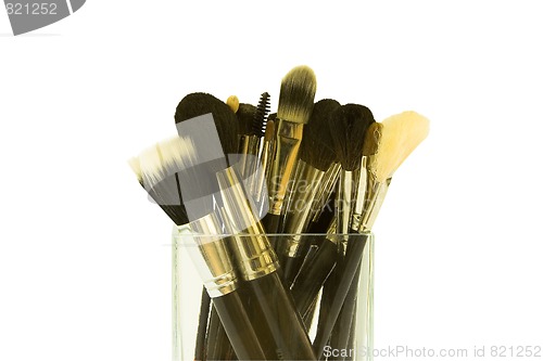 Image of group of make-up brushes 