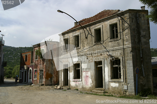 Image of abandoned house