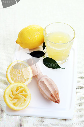 Image of fresh lemon juice