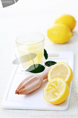 Image of fresh lemon juice